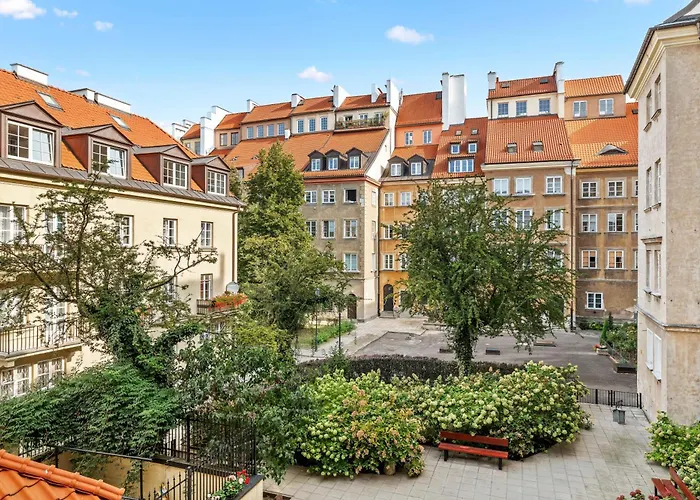 Cute In The Historic Old Town Of * Warszawa